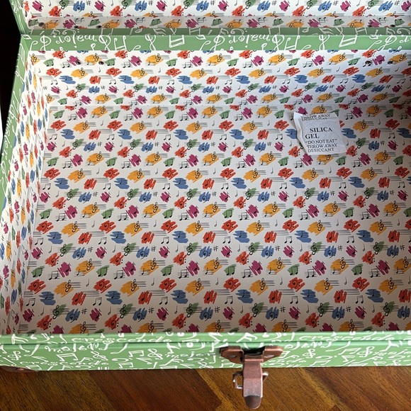 Music Notes and Terms along with Treble and Base Clefs NESTING BOX - metal lock - Picture 7 of 14